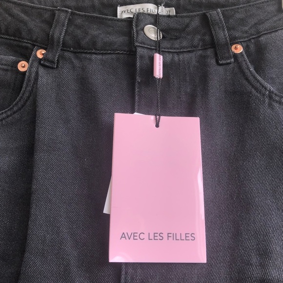 NWT Avec Les Filles Straight Leg Jeans with Ripped Knees & Frayed Raw Hem - Picture 12 of 12
